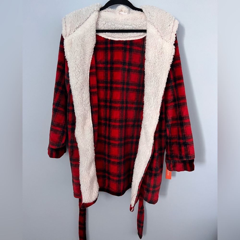 Women’s Colsie Plush Robe - Picture 2 of 6